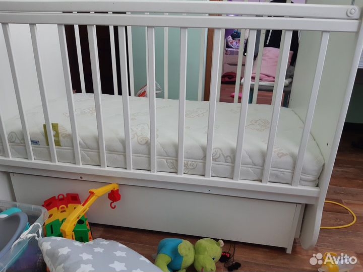 Детская кроватка