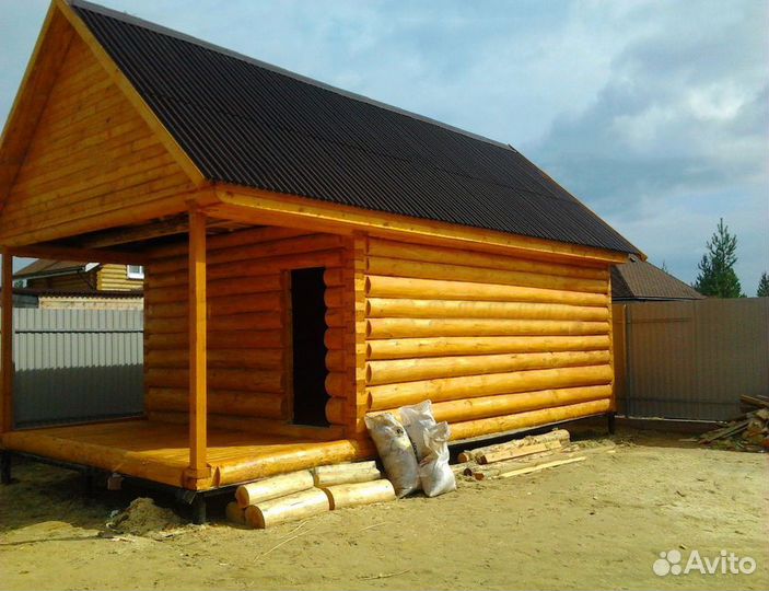 Срубы из зимнего леса баня