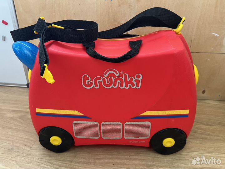 Детский чемодан каталка