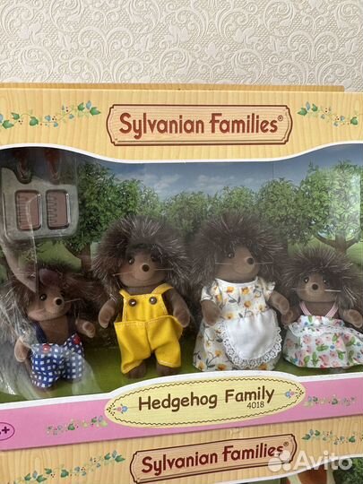 Sylvanian families семьи ежей и жирафов