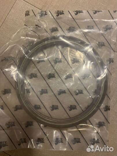 Сальник двигателя