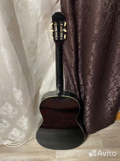 Акустическая гитара