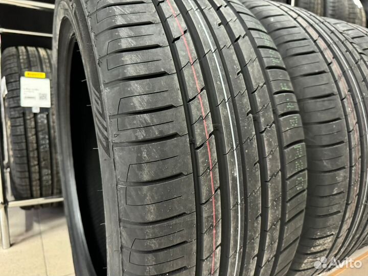 Tracmax X-Privilo RS01+ 275/45 R20 110