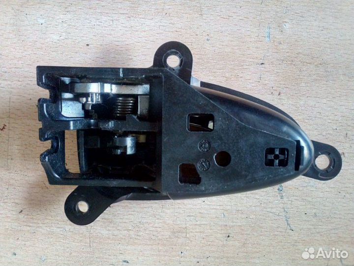 Ручка двери внутренняя задняя левая Toyota Camry