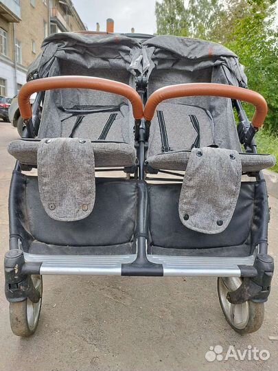 Двухместная коляска