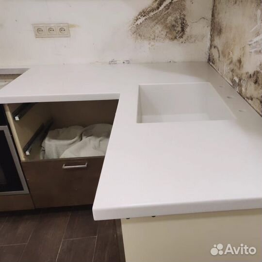 Столешница из камня (кварц, акрил)