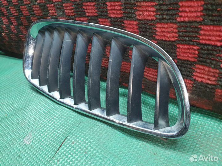 Решетка радиатора прав. BMW Z4