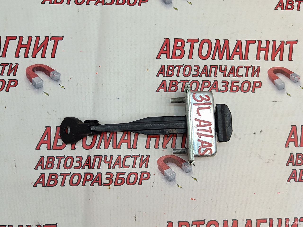 Ограничитель двери задней левой Geely Atlas Pro