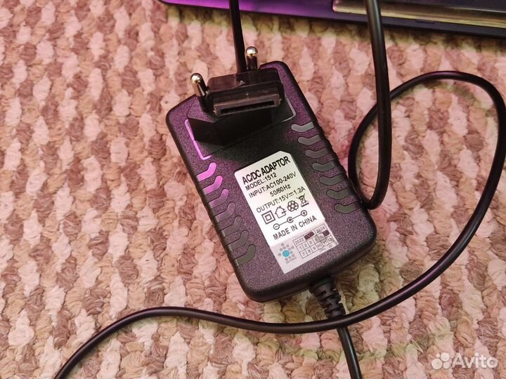 Клавиатура и зарядка для планшета Asus