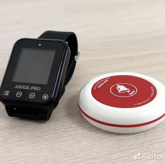 Кнопка вызова персонала и часы в салон красоты