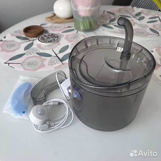 Фонтан поилка для кошек