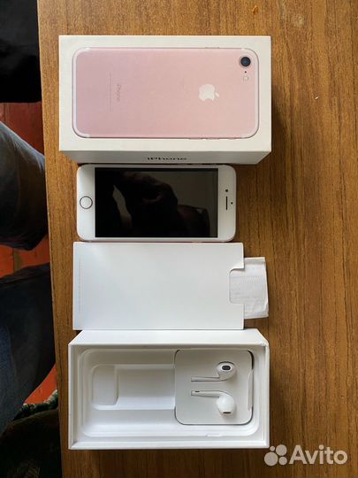 Телефон iPhone 7