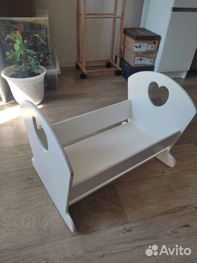Детская кроватка для кукол