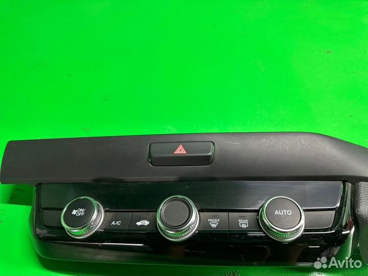 Блок управления климат-контролем Honda Fit GR3 LEB