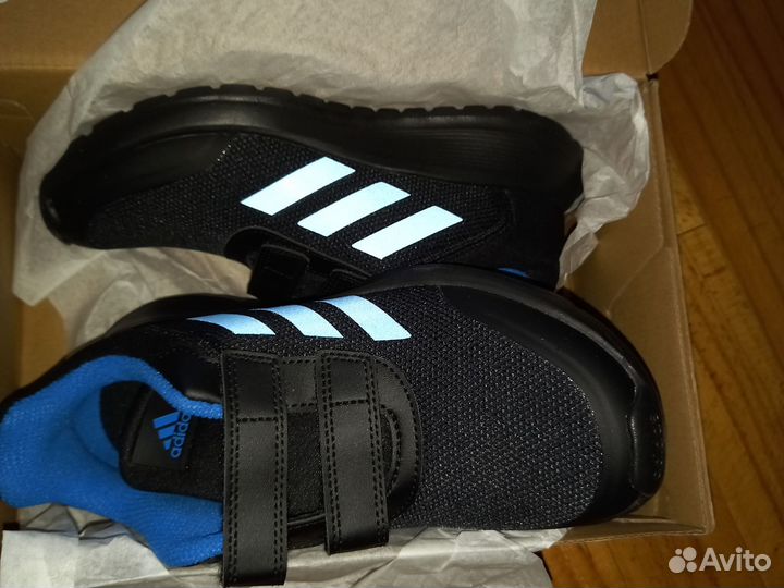 Кроссовки Adidas новые