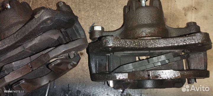 Суппорты тормозные передние