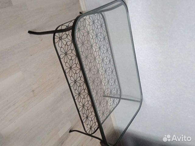 Журнальный столик IKEA со стеклом