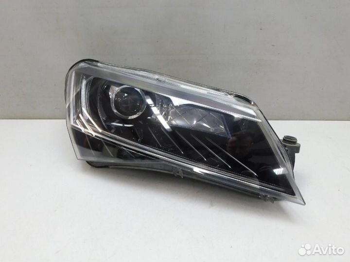 Фара правая Skoda Superb