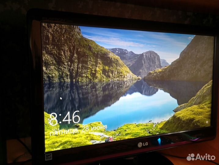 Мониторы 19 и 20 дюймов в хорошем состояние