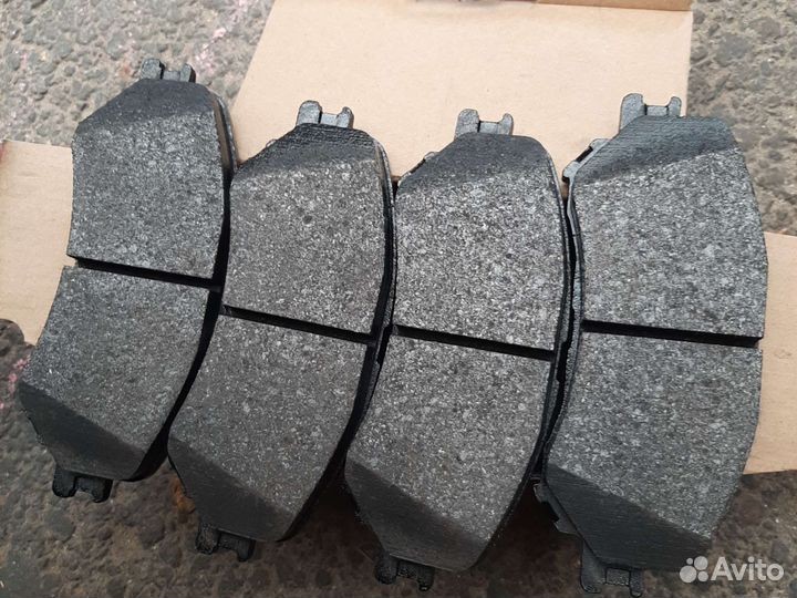 Тормозные колодки передние