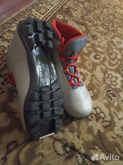 Лыжные ботинки