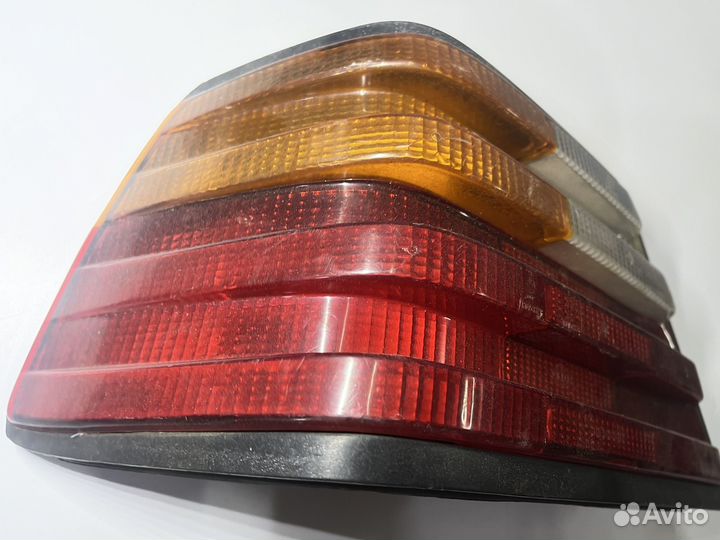 Фонарь задний Mercedes W124