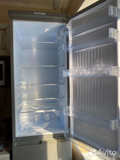 Холодильник новый