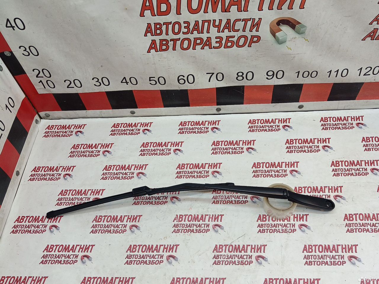 Поводок стеклоочистителя левый Lixiang