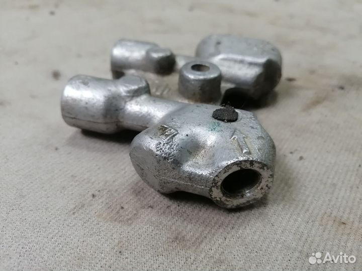 Тройник тормозной системы Nissan Primera P11 2000