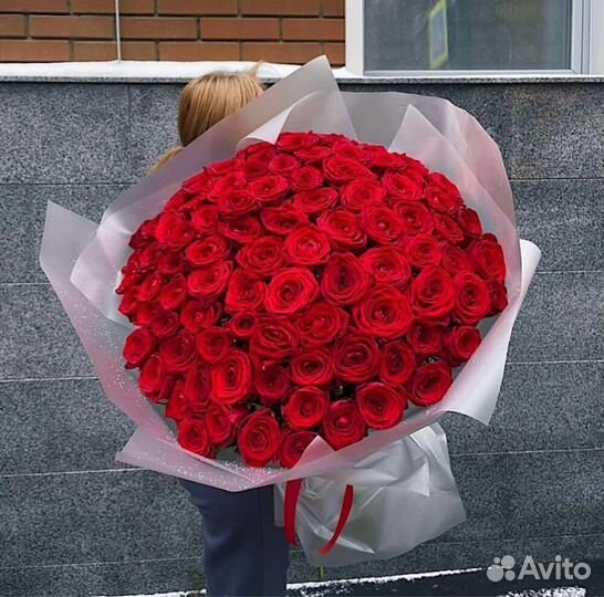 Яркие букеты из роз и гортензий. Доставка