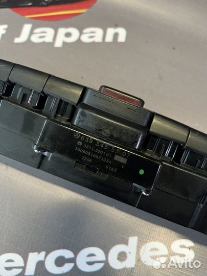 Блок кнопок передней панели w639 Mercedes-Benz