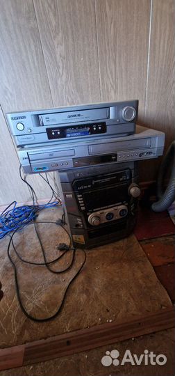 Музыкальный центр