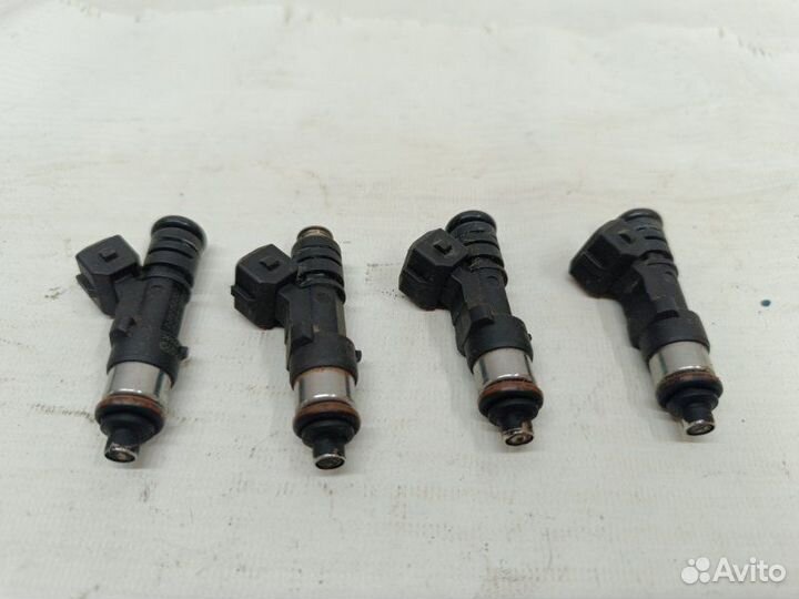 Форсунка Ford Focus CB8 pnda 2012