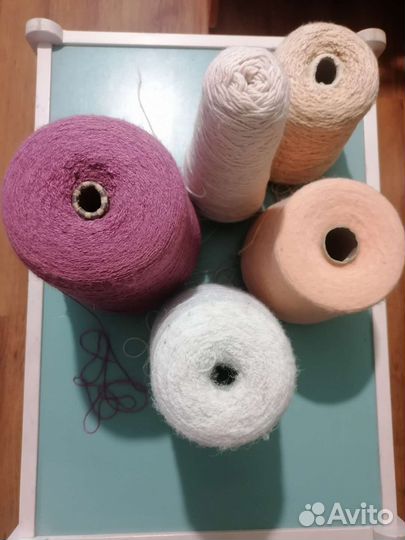 Пряжа для вязания буклированная и кидмохер