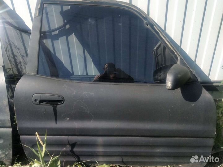 Двери Toyota raf-4