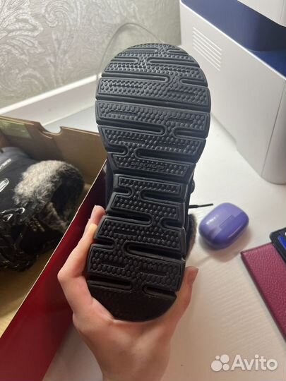 Ботинки sketchers женские 37р