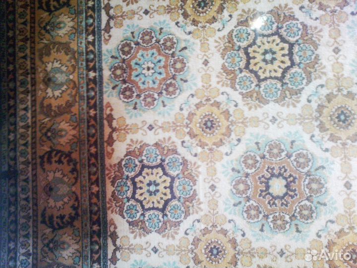 Продам ковер 4.0мх2.8 м 50 шерсть идеальное сост