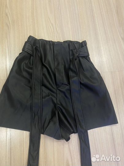 Кожаные шорты zara xs