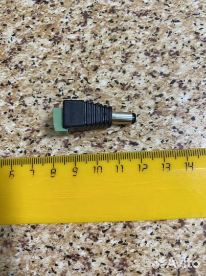 Разьем питания с клеммой