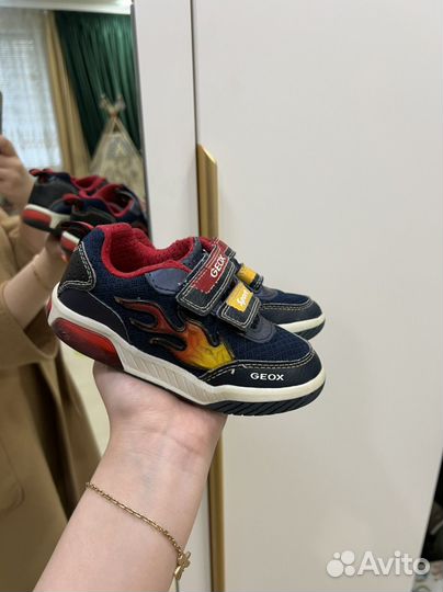 Кроссовки geox 26