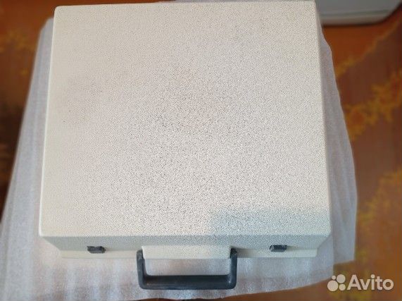 Печатная пишущая машинка tbm de Luxe