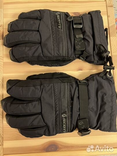 Теплые перчатки для зимных видов спорта