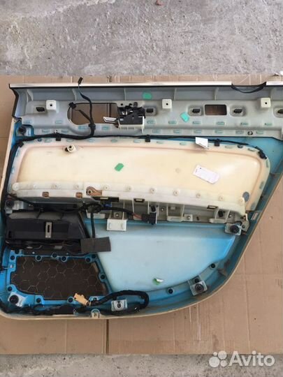 Обшивка задней двери Фольксваген Фаэтон(1503)