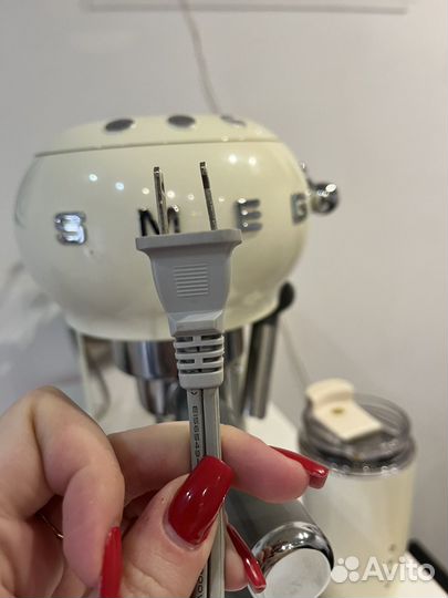 Кофемашина Smeg ECF01crus