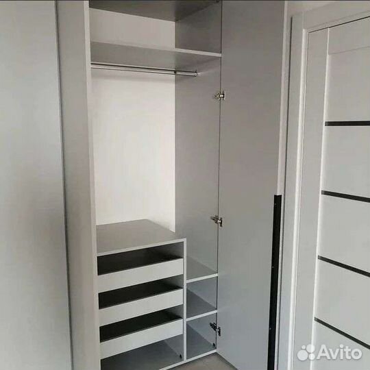 Шкаф в прихожую на заказ