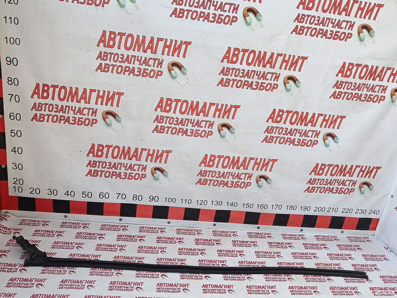 Уплотнитель крышки водосток правый Рено Дастер 2