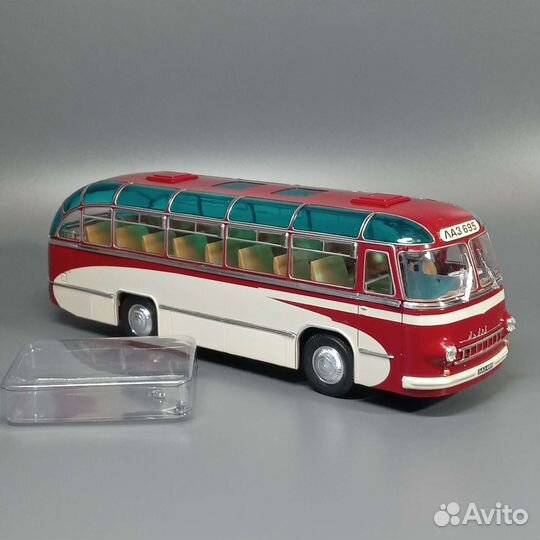 Модель автобуса лаз-695 опытный 1:43