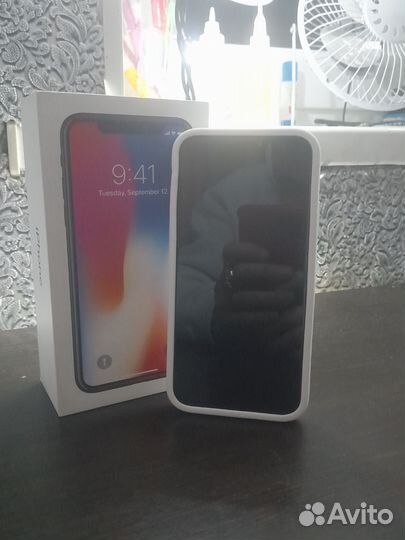 iPhone X, 64 ГБ