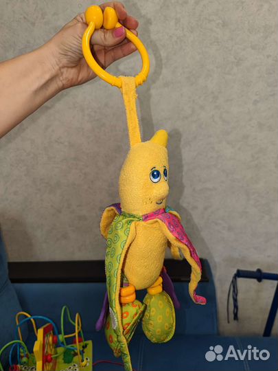 Игрушки для ребенка от 0 пакетом + вожжи