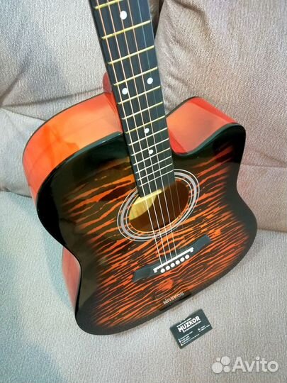 Гитара с чехлом